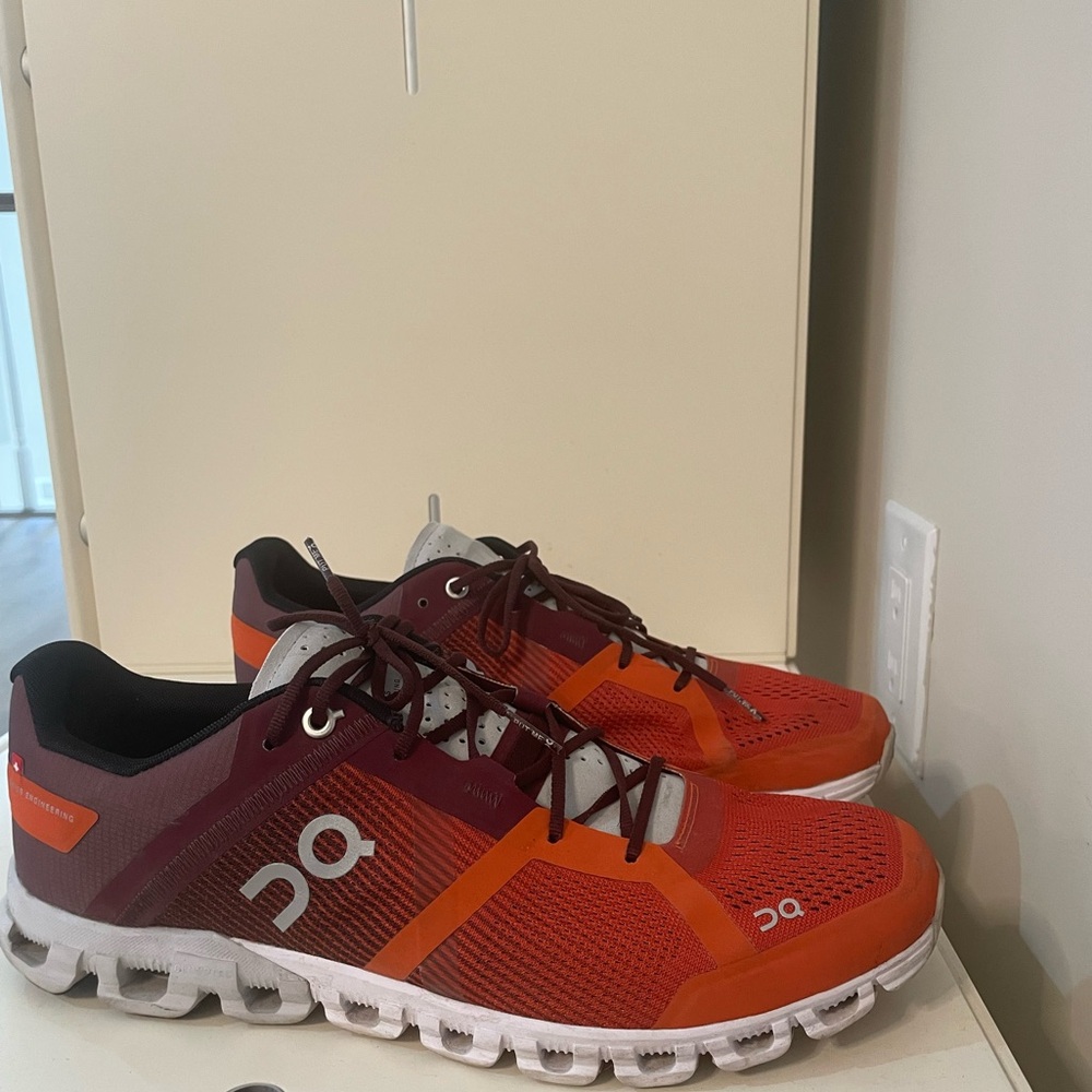 Men’s On sneakers pre owned